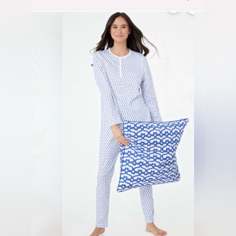 NEW, no tags, ROLLER RABBIT Blue Hearts Pajamas — Top & Bottom — XL